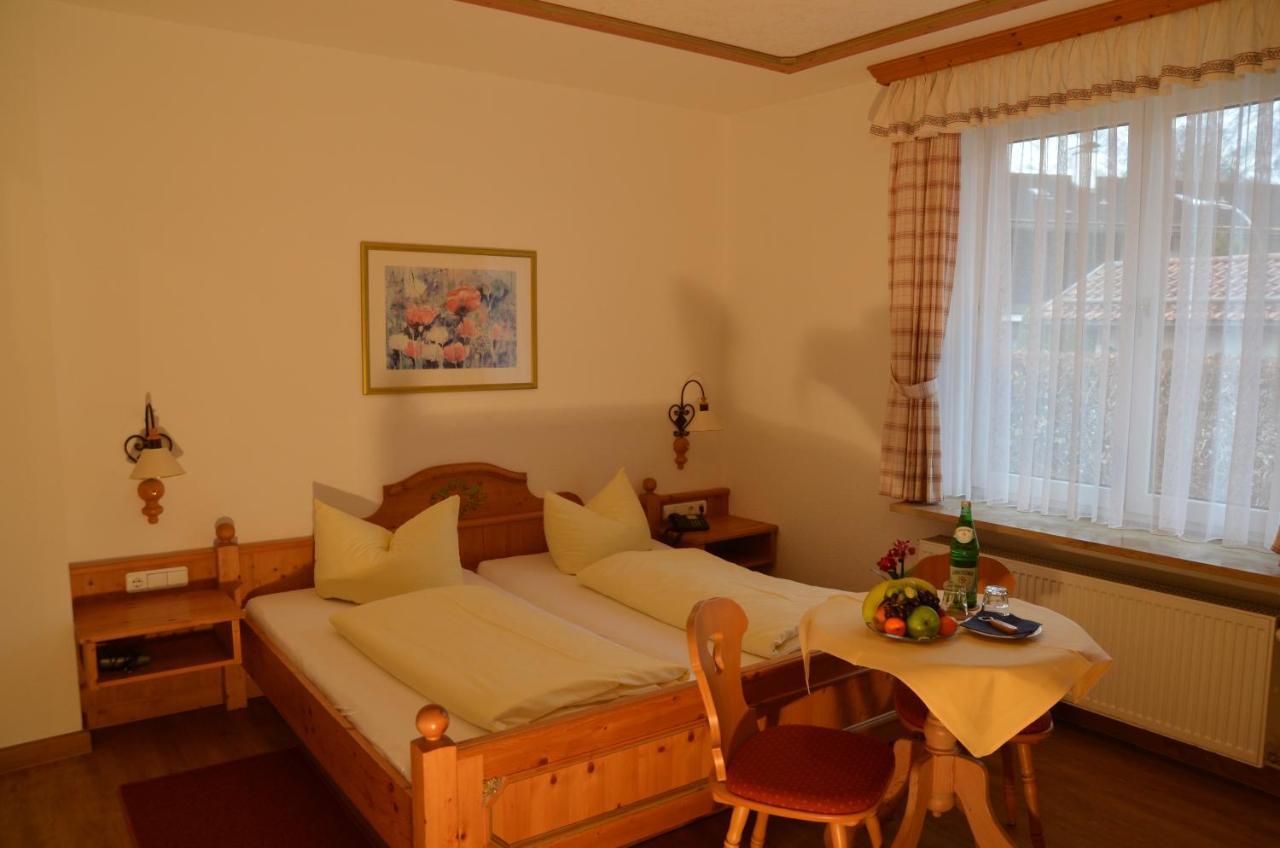 Gaestehaus Maria การ์มิช-พาร์เทนเคียร์เชน ภายนอก รูปภาพ