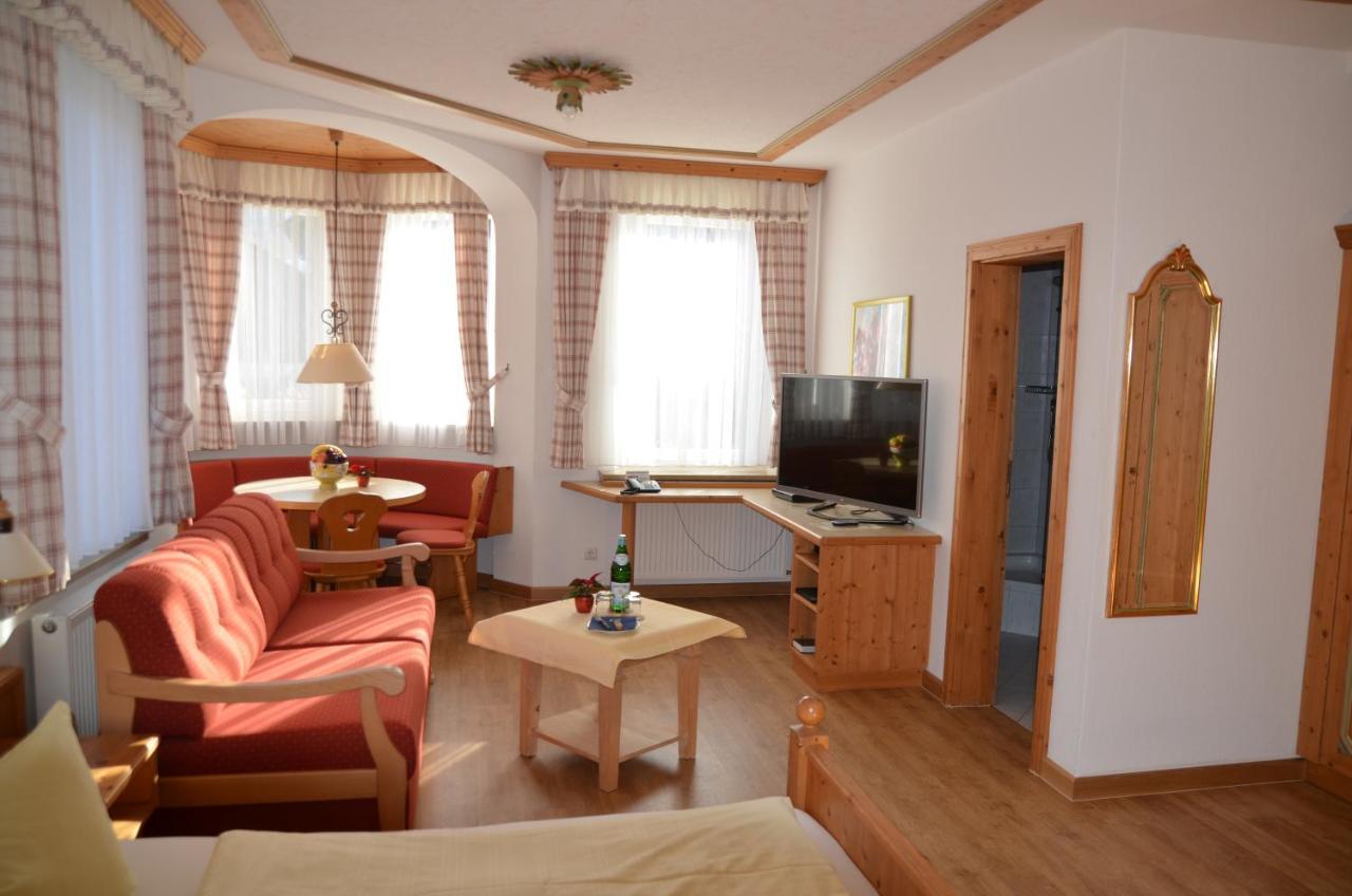 Gaestehaus Maria การ์มิช-พาร์เทนเคียร์เชน ภายนอก รูปภาพ